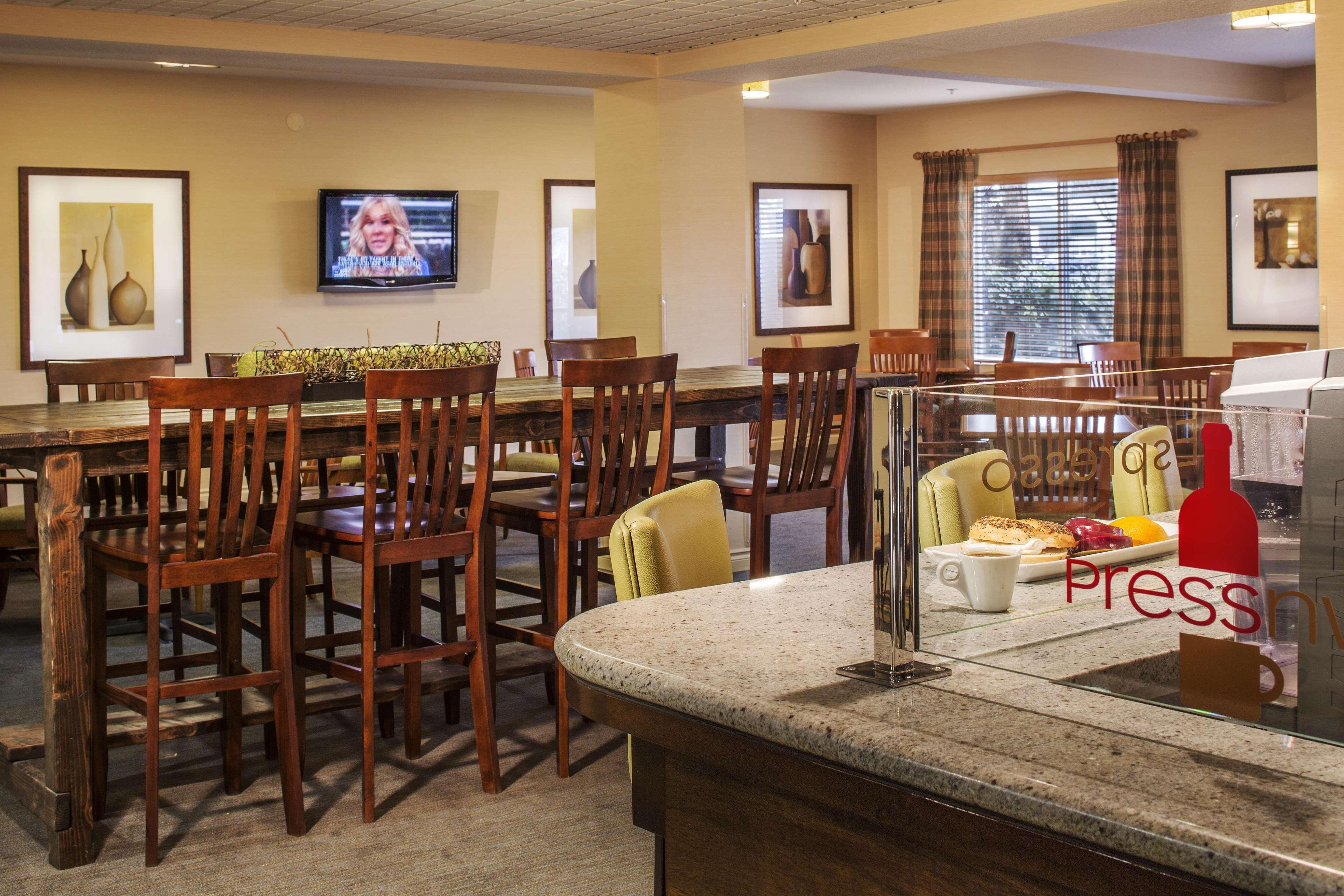 Doubletree By Hilton North Salem Hotel Exterior photo