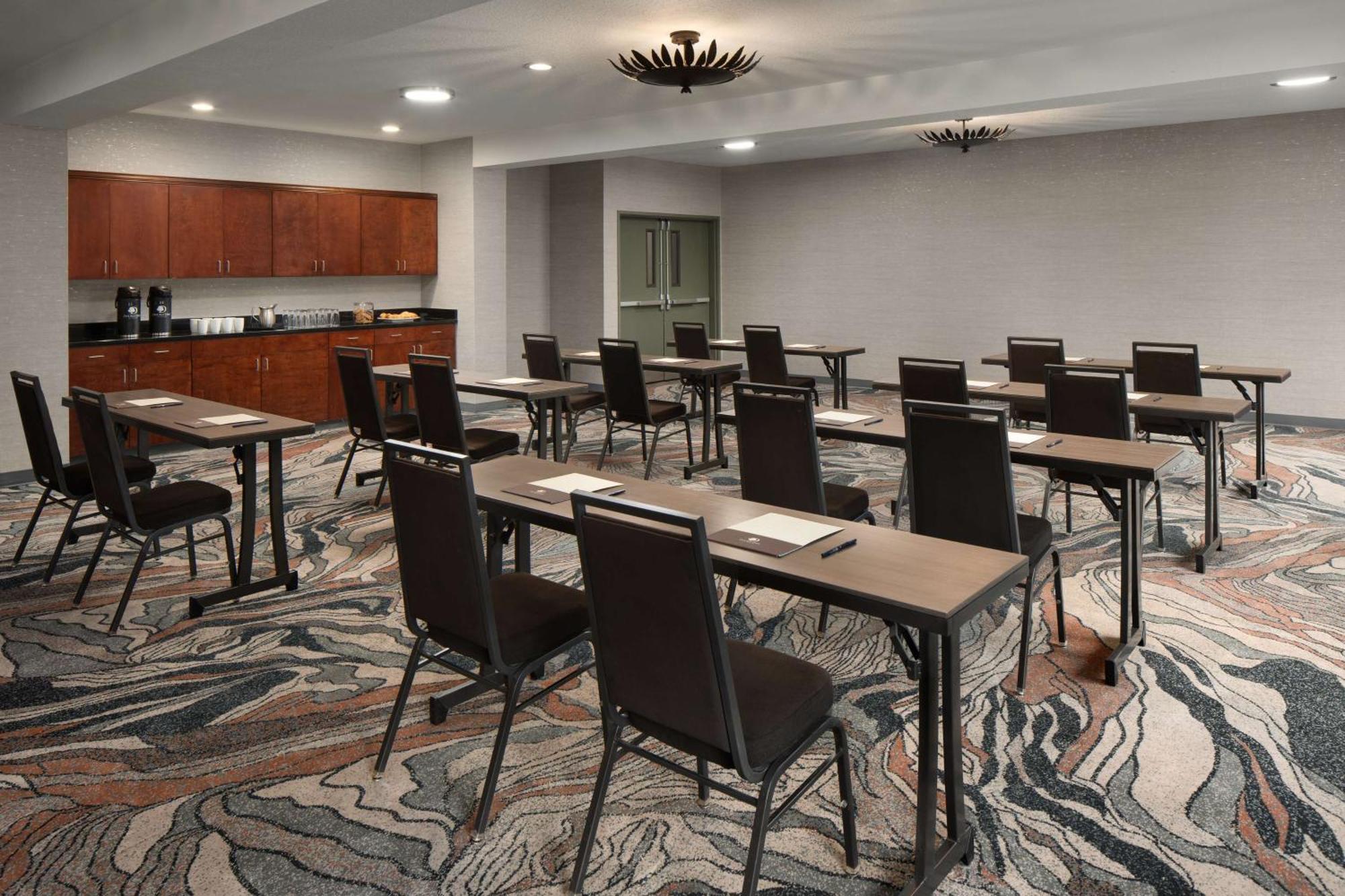 Doubletree By Hilton North Salem Hotel Exterior photo