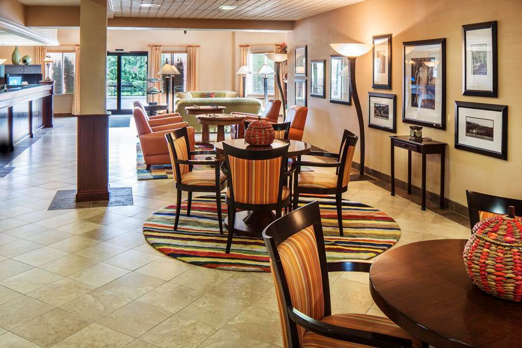 Doubletree By Hilton North Salem Hotel Interior photo