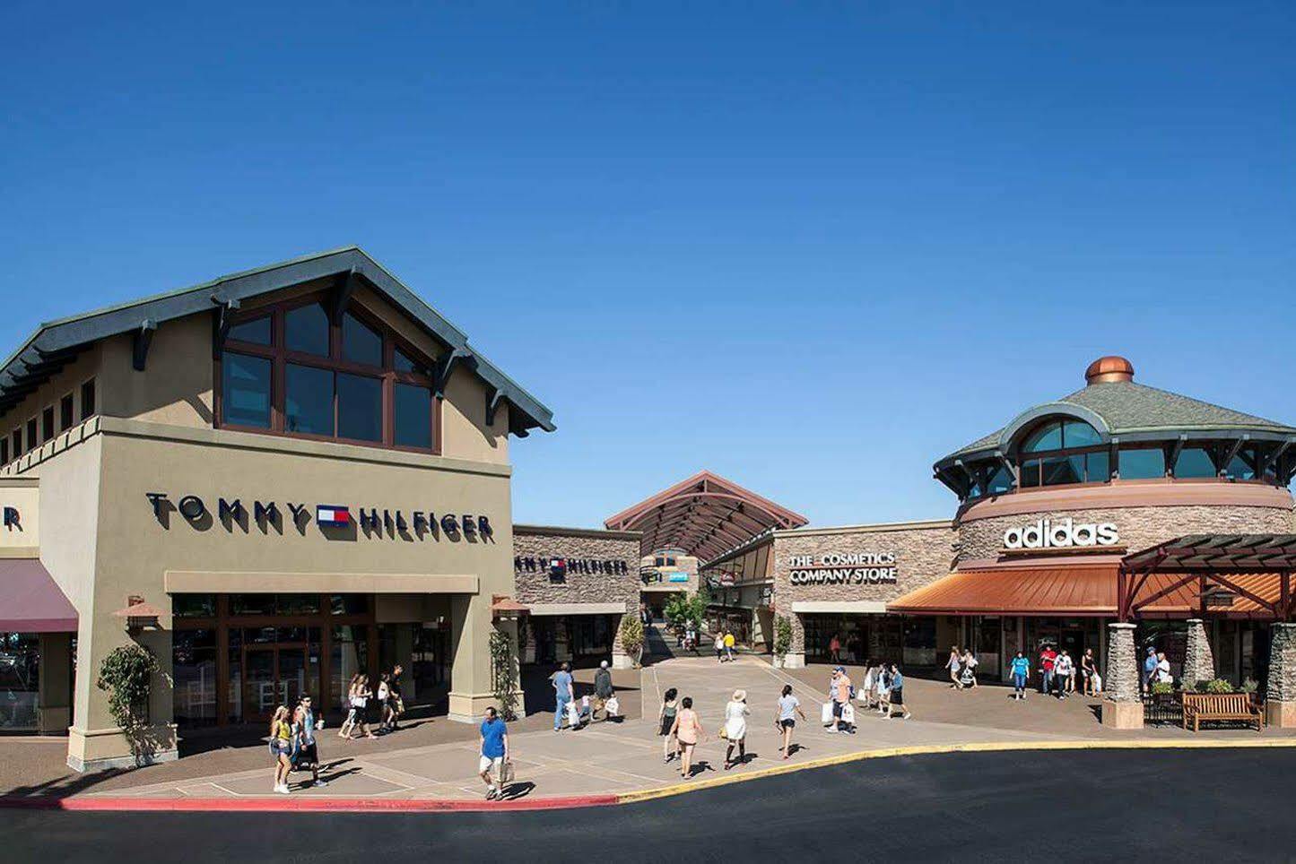 Doubletree By Hilton North Salem Hotel Exterior photo